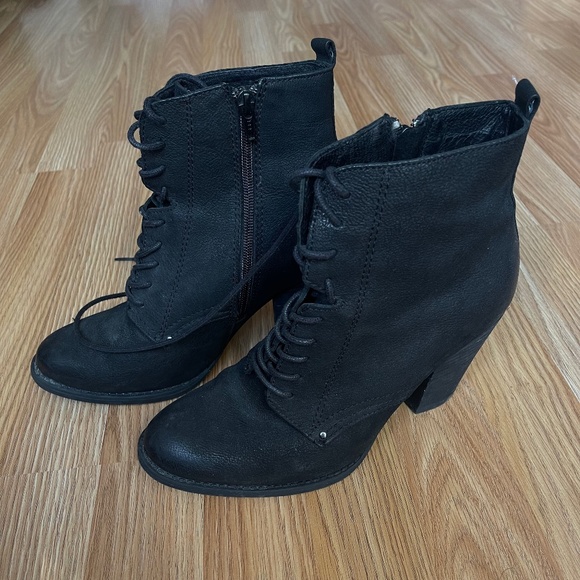 Aldo Leather Zip Healed Black Ankle Boots - Picture 1 of 2